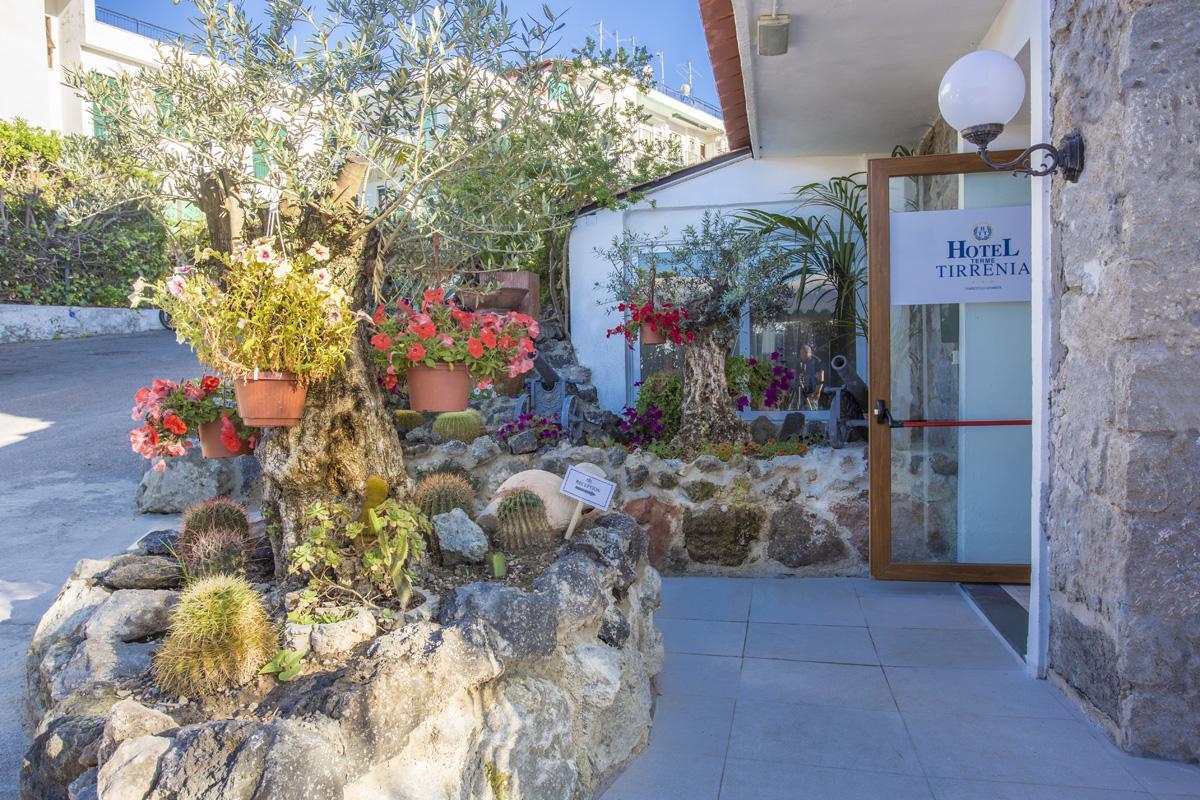 Hotel Terme Tirrenia Isquia Exterior foto